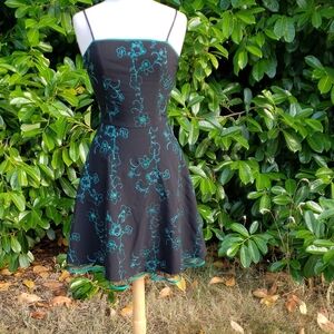 Dark Rockabily Retro Pinup Black Dress Sparkly Floral Embroidery Medium